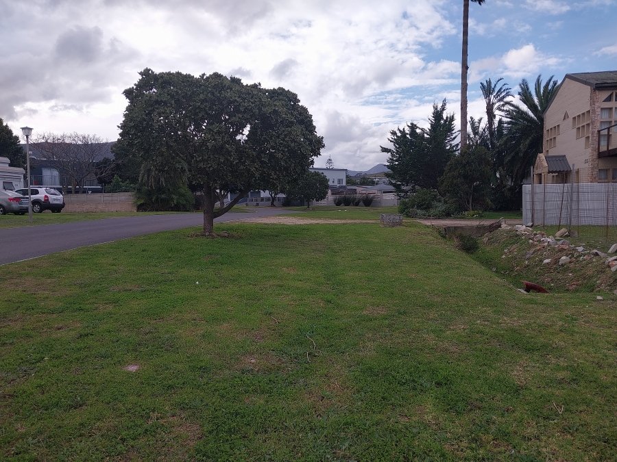 0 Bedroom Property for Sale in Sandbaai Western Cape